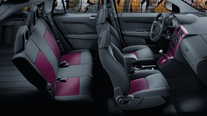 Представленная модификация может отличаться от поставляемой на российский рынок