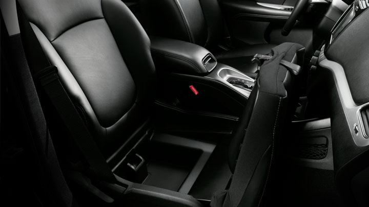 Представленная модификация может отличаться от поставляемой на российский рынок